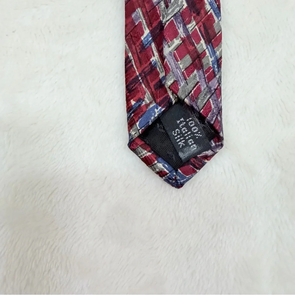 Bugatti Red and Gray Patterned‎ Silk Tie - Picture 4 of 5
